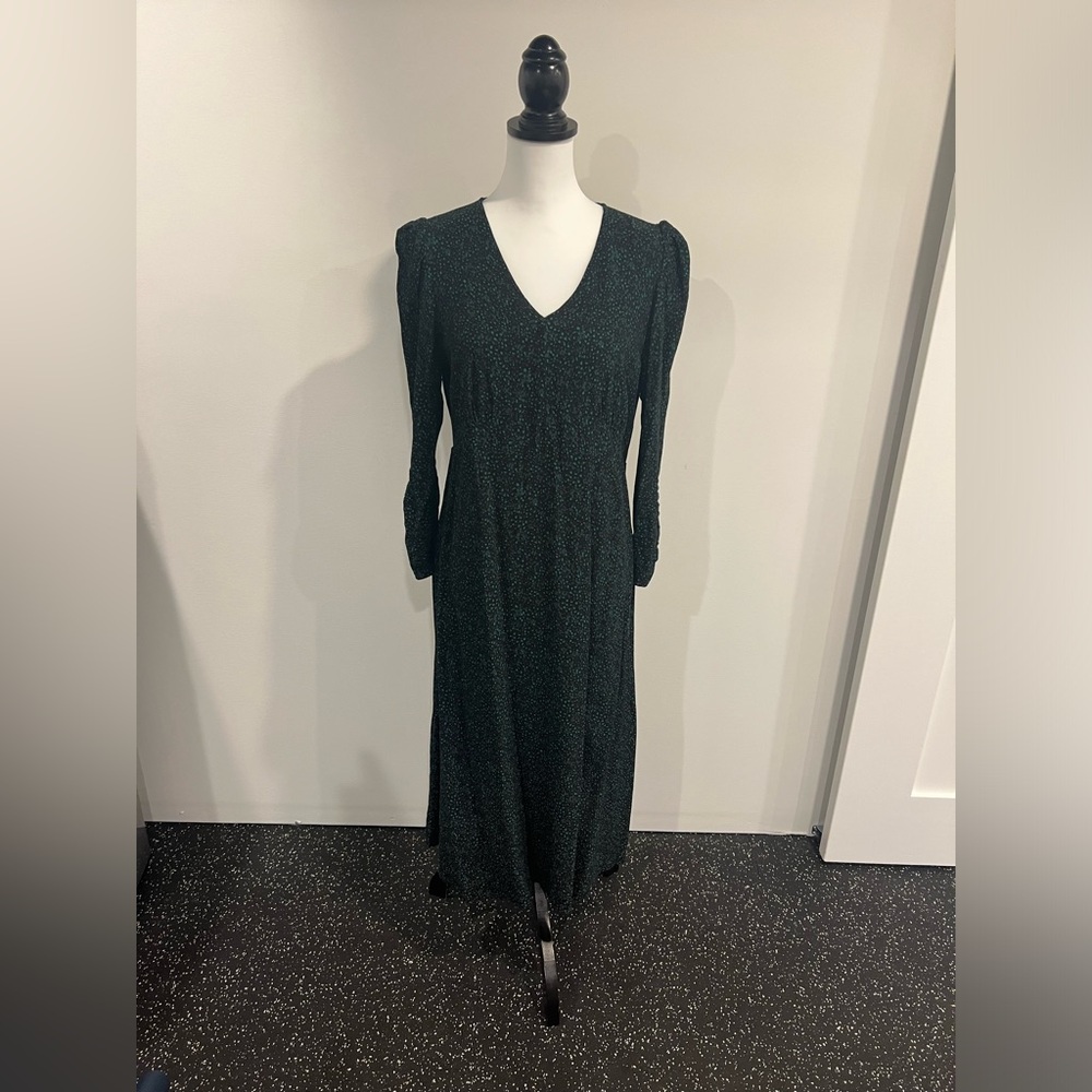 Gap maternity dress - size small